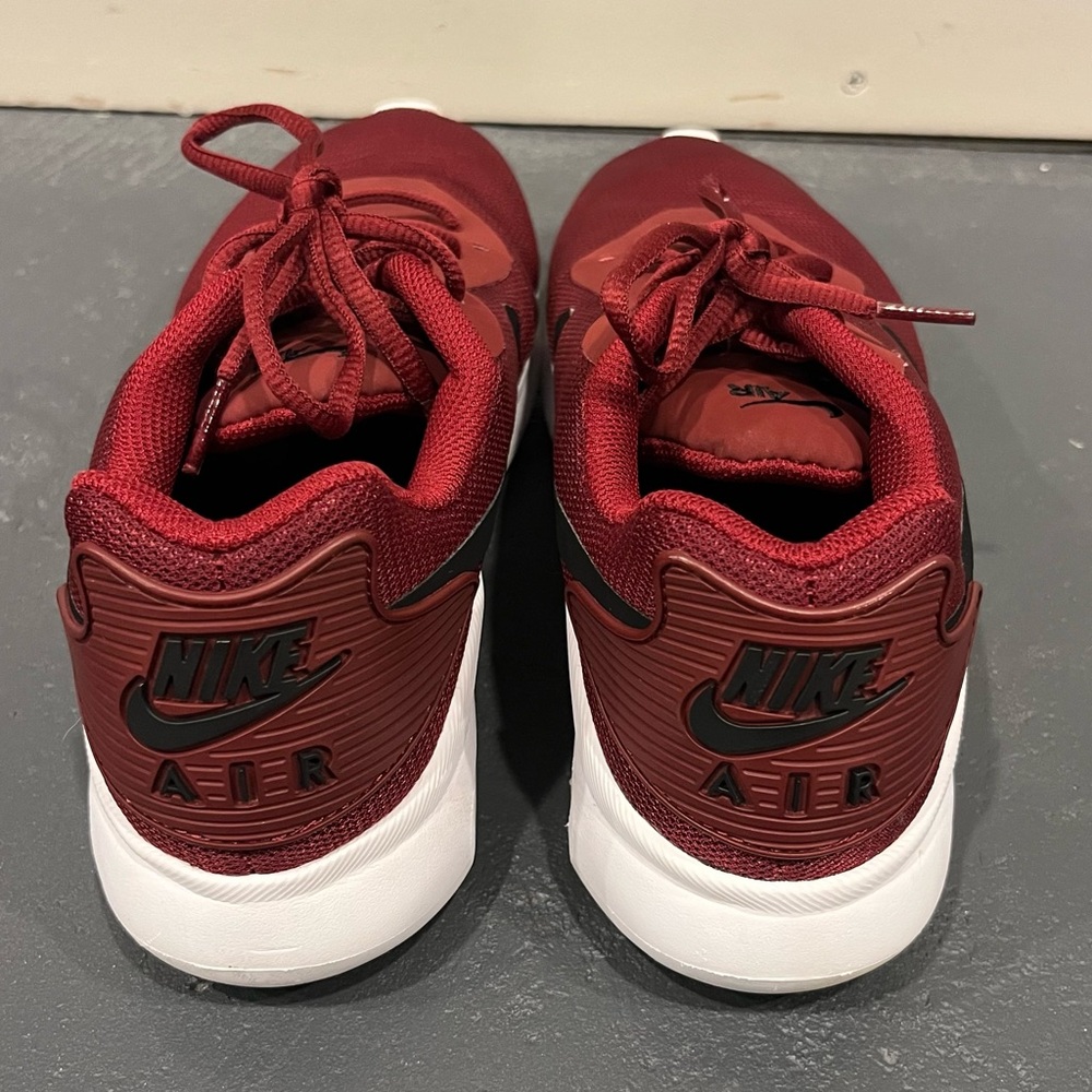 Authentic Nike Air Max Oketo – Men’s Size US 9.5 (AQ2235-600)